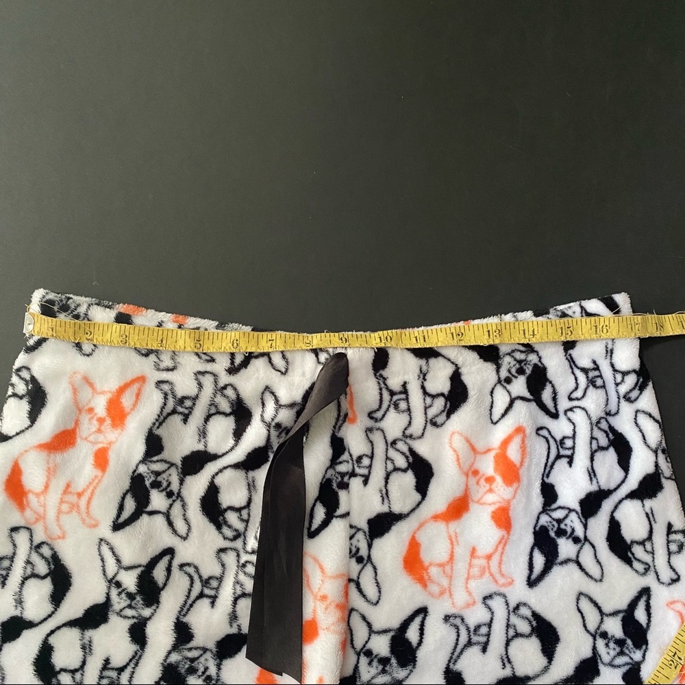 Cynthia Rowley Women’s Fleece Frenchie Shorts - Picture 4 of 5